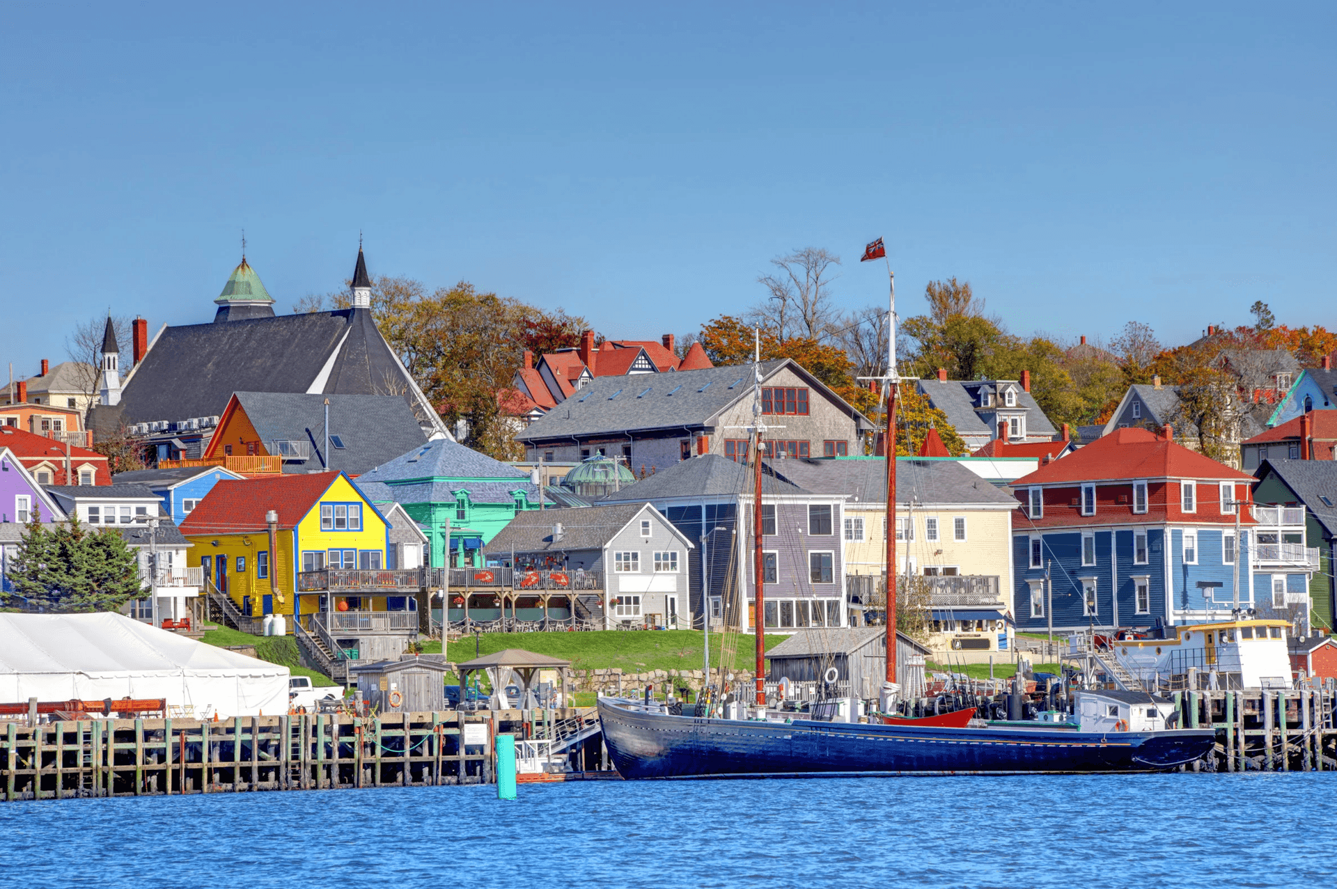 Old Town Lunenburg (UNESCO World Heritage) – 20 min
