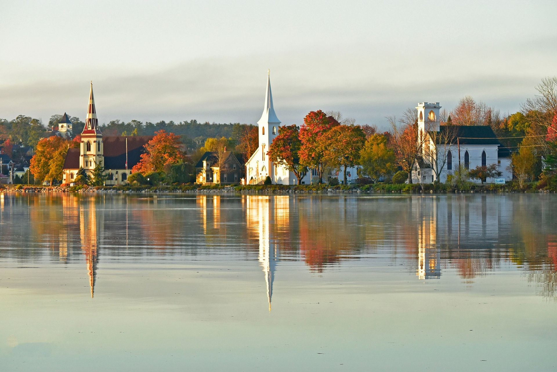 Mahone Bay – 15 min