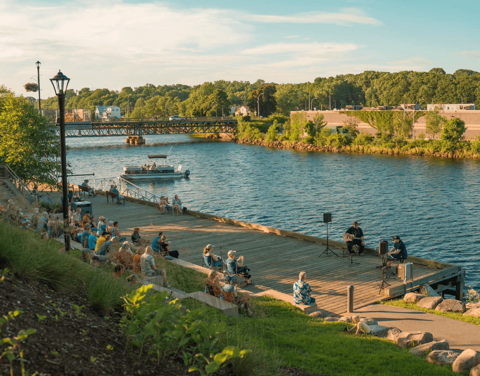 Prime Downtown Location — Close to Work, Dining & Amenities