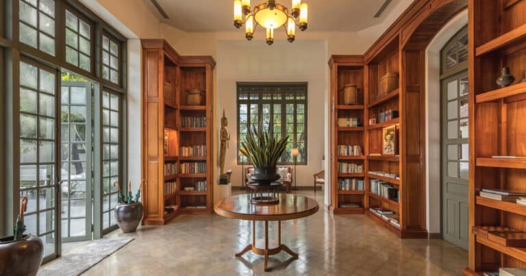 Warm, welcoming interior sitting room